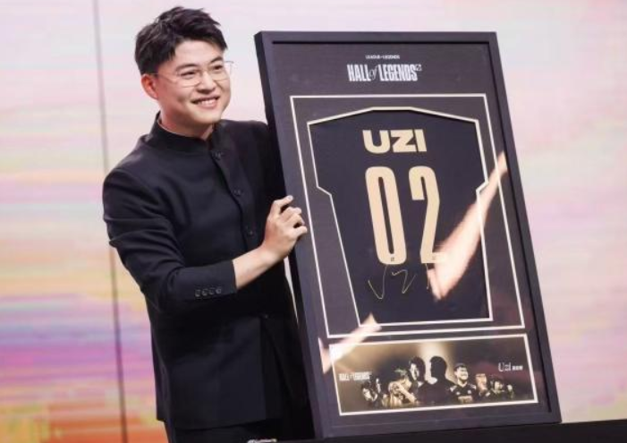 乐鱼-Faker焦点对战，Uzi与50激战MAD分钟，表现优异胜负难料！观众掌声雷动-乐鱼